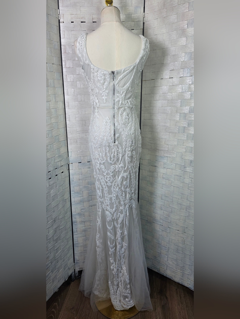 Elegant White Beaded Sleeveless Evening Gown - Picture 5 of 9